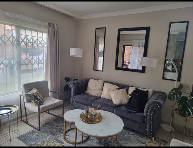 3 BEDROOM TOWNHOUSE FOR SALE IN WATERVAL EAST